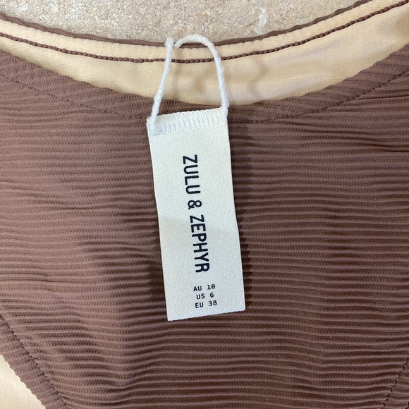 Zulu and Zephyr signature swim - Picture 3 of 5